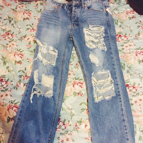 💎SOLD💎 High Waisted Distressed Boyfriend Jeans - Picture 2 of 4