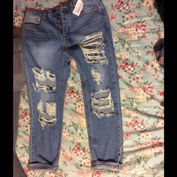 💎SOLD💎 High Waisted Distressed Boyfriend Jeans - Picture 4 of 4