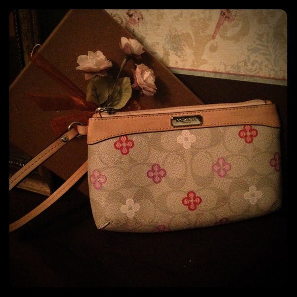 Coach Clutch Authentic💯