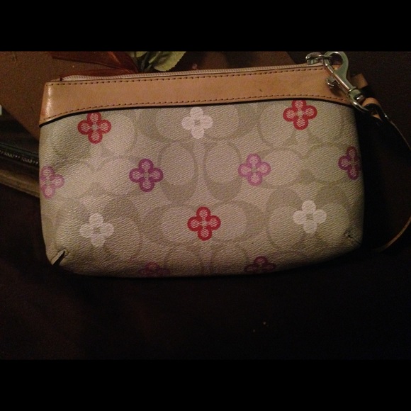 Coach Clutch Authentic💯 - Picture 3 of 4