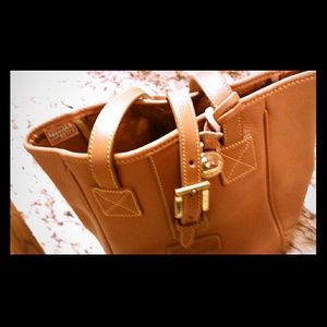 Bucket bag, tan leather. Dooney & Bourke