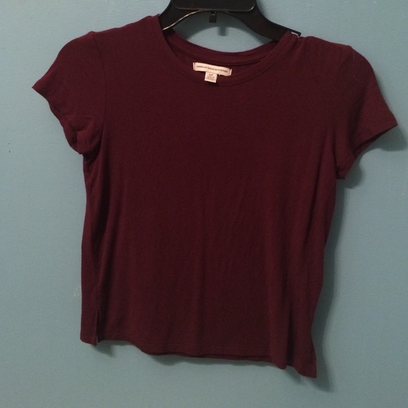 Maroon American Eagle crop top!
