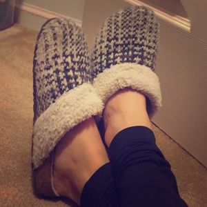 AE Slippers