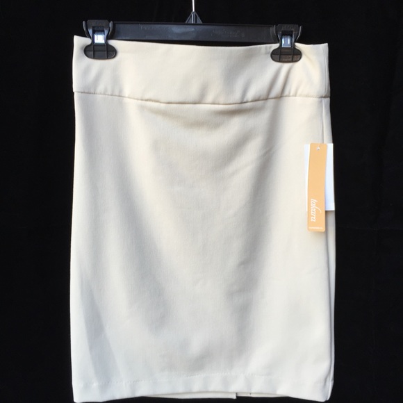 NWT neutral colored skirt.
