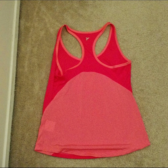 🚫SOLD🚫Workout Tank - Picture 2 of 2