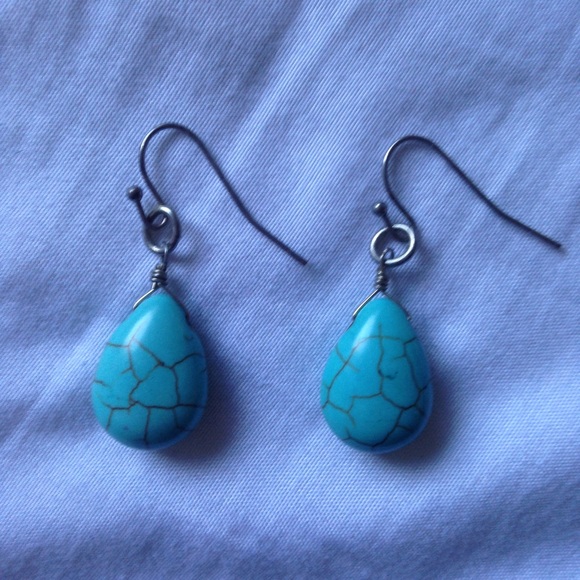 THAILAND || turquoise pendent earrings