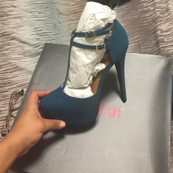 (On hold for @fajardo120) Just fab brand new heels
