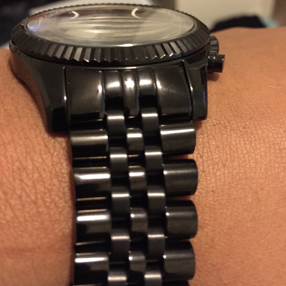 Watch - Picture 3 of 3