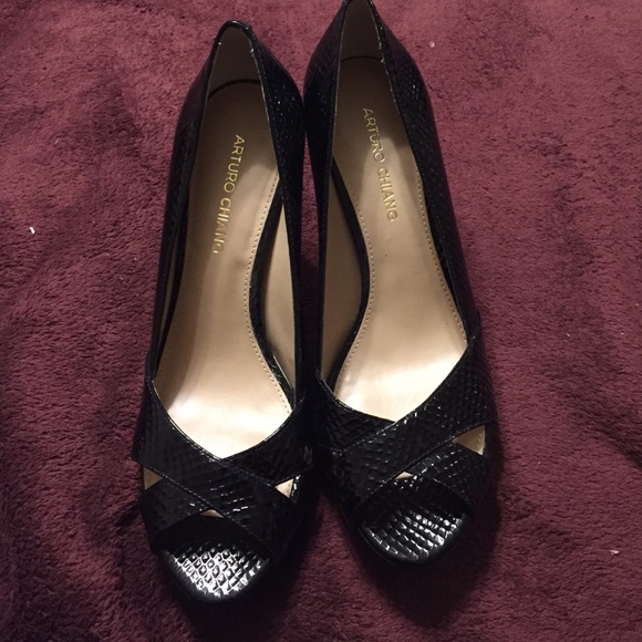 Arturo Chang patent leather pumps