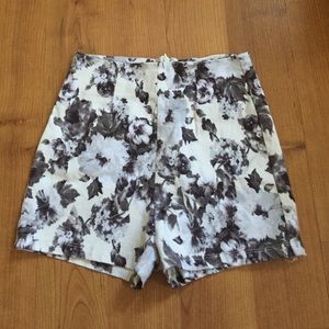 High-Rise B&W Floral Shorts