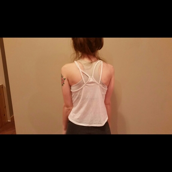 Cropped floral double strapped top! - Picture 2 of 4