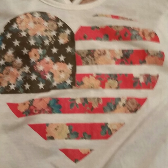 Cropped floral double strapped top! - Picture 3 of 4