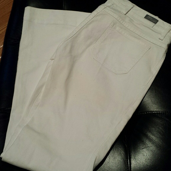 BUNDLE SOLD Citizens of Humanity white jeans.