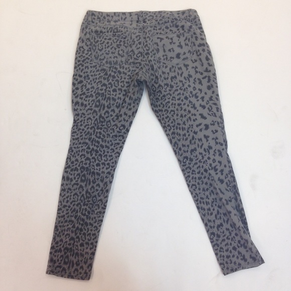 Sold in bundle: Grey Leopard Print Skinny Jeans - Picture 4 of 4
