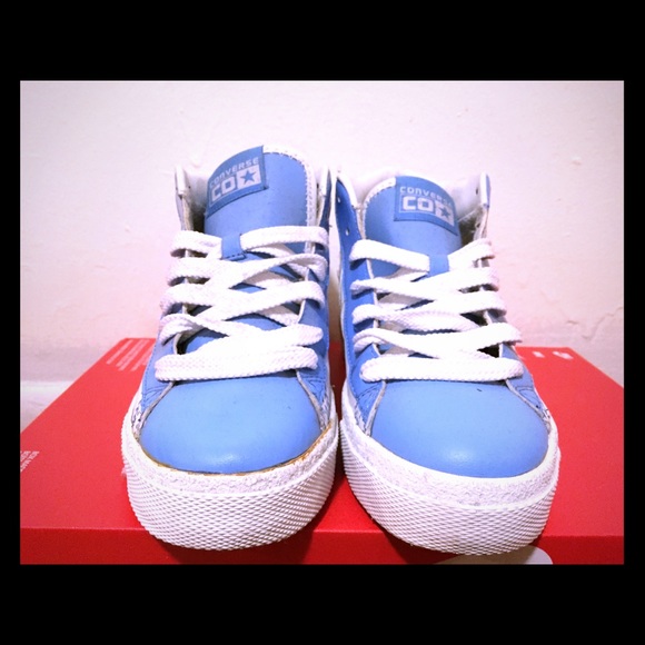 👟Converse Sneakers👟