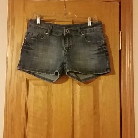 Vanilla denim shorts - Picture 1 of 2