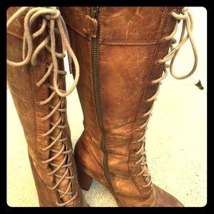 ✨ Frye brown leather lace up boot! ✨