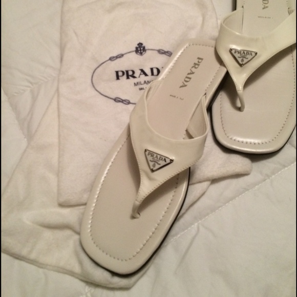 Prada flip flop (white)