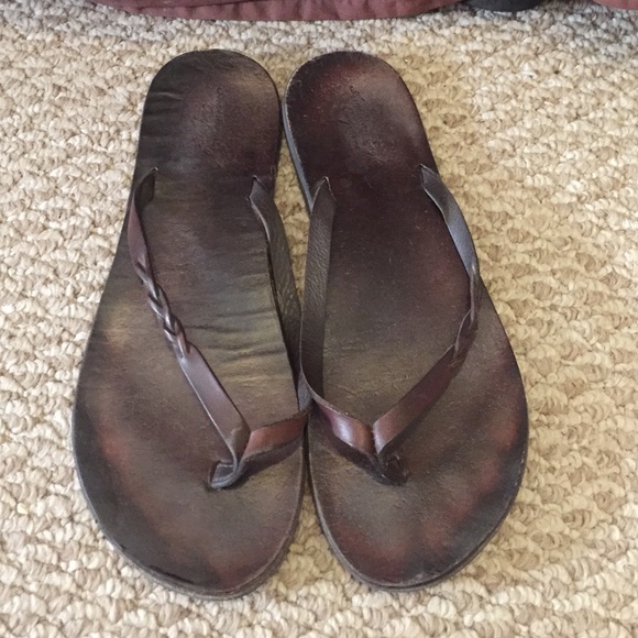 Brown American Eagle sandals