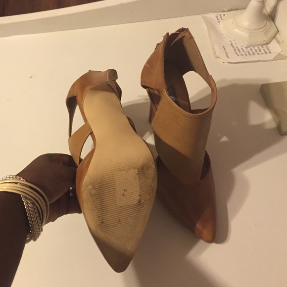 Sophia and Lee "Sheldon" barely worn heels - Picture 3 of 4