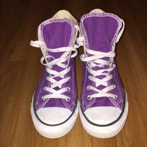 Purple high top converse's