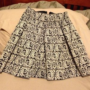 Honey Punch black/white skirt NWT