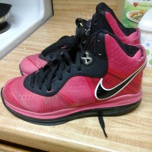 Lebron James 8.0 Valentines Day edition DEADSTOCK!