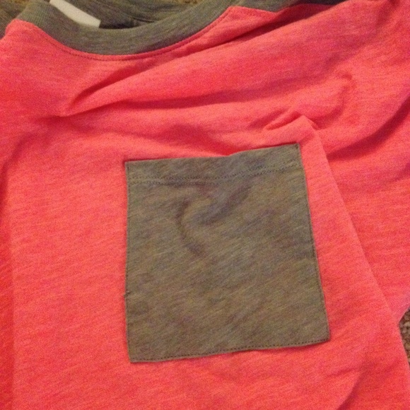 💕Victoria's Secret PINK Grey & Pink Tee💕 - Picture 2 of 3