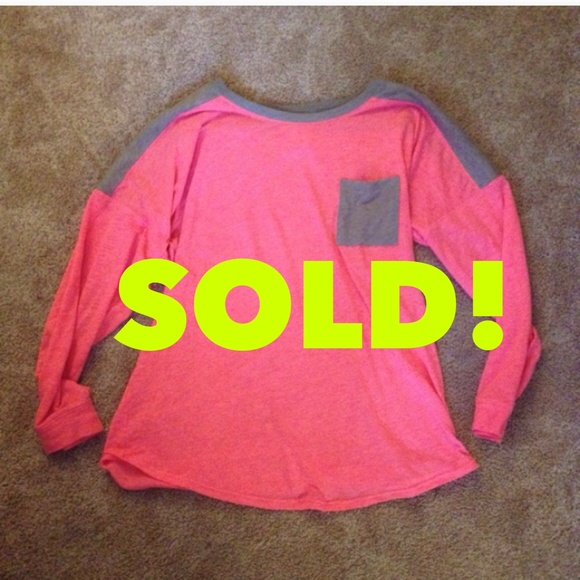 PINK Victoria's Secret Tops - 💕Victoria's Secret PINK Grey & Pink Tee💕