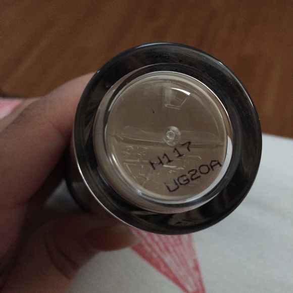 Make up for ever high definition foundation - Picture 2 of 2