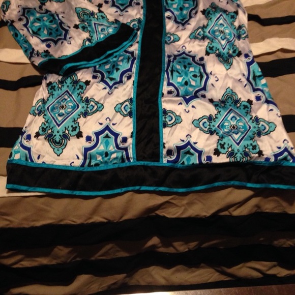 BEBE KIMONO SHIRT ❤️❤️❤️❤️ - Picture 4 of 4