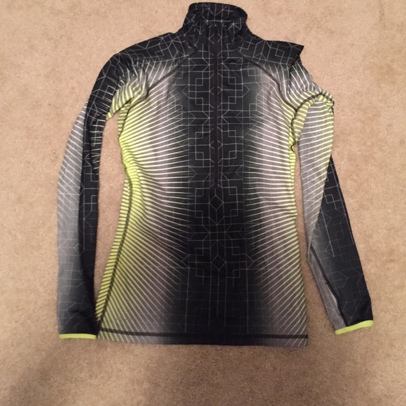 ❌SOLD ❌ Nike Size Medium Half Zip Pro Combat