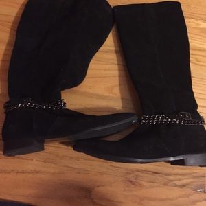 Suede boots
