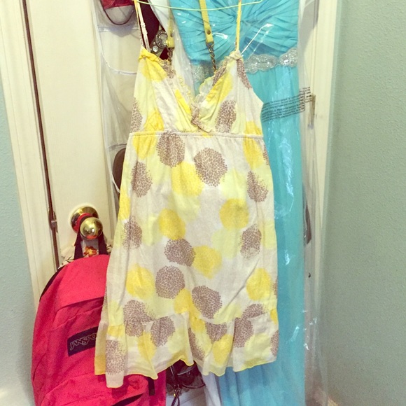 Yellow sundress - Picture 1 of 2