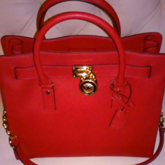 Michael Kors Handbags - Michael Kors Hamilton purse & luggage Fulton walle
