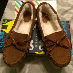 C wonder chestnut moccasins
