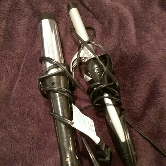 One Revlon curling iron.  1.5/1 inch