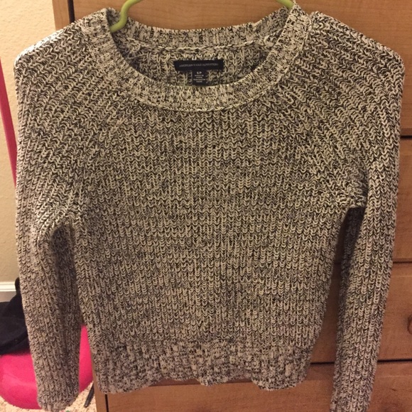 Grey American eagle knit sweater.