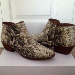 Rare Sam Edelman Python petty bootie size 8.5