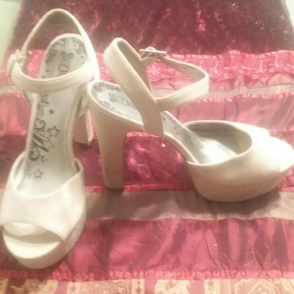 Sexy Hills ***FIRM PRICE *** - Picture 2 of 2