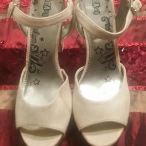 Sexy Hills ***FIRM PRICE ***