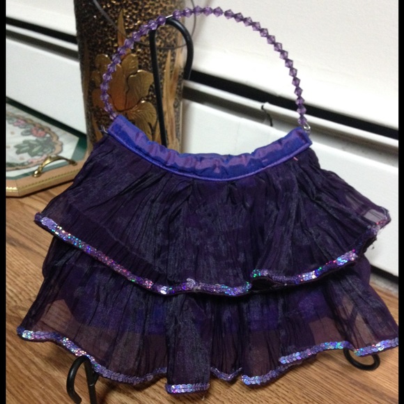 Front and back - Picture 1 of 1