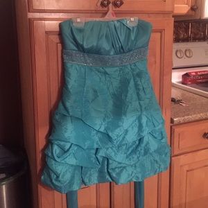 Light blue short dress.