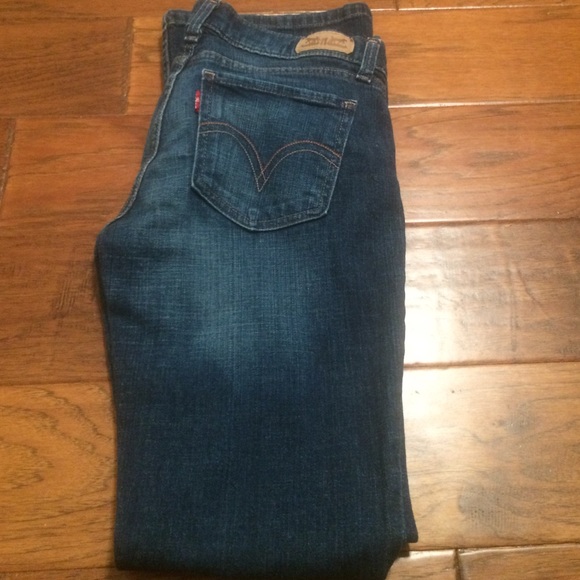 LEVIS too super low size 28w 30L