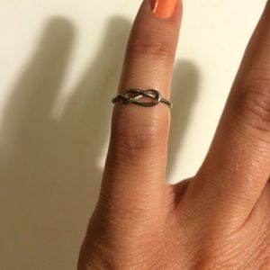 Knot ring