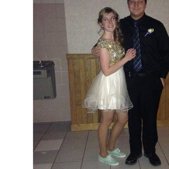 💢SOLD ON MERCARI💢 Gold sequin dress - Picture 3 of 4