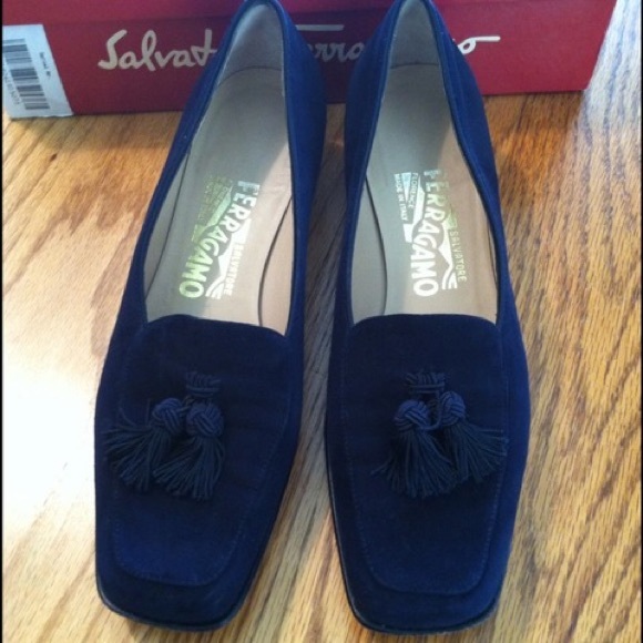 Ferragamo Ladies Blue Suede Tassel Loafer 7.5 TTS!