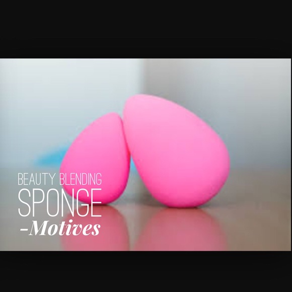Motives Other - 🆕 Motives Beauty Blender Dual Sponge