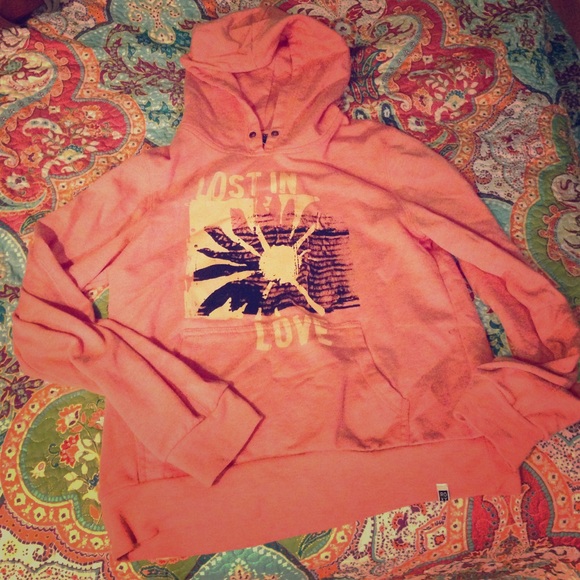 Lost in love roxy sweatshirt ❤️