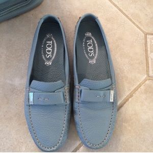 TOD'S FLAT  SIZE 8.5